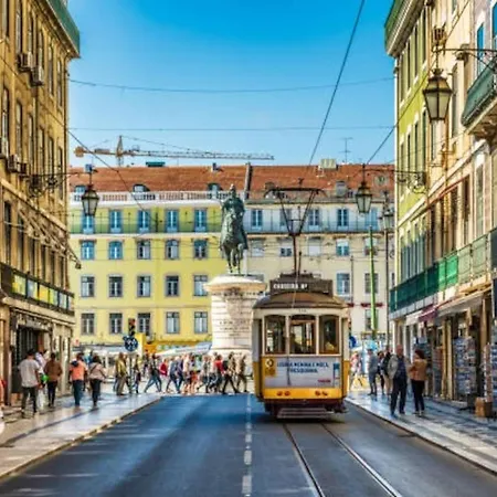 2 Bedroom Apartment For 4 People With Free Public Parking Lisbon Exterior photo