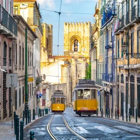 2 Bedroom Apartment For 4 People With Free Public Parking Lisbon Exterior photo