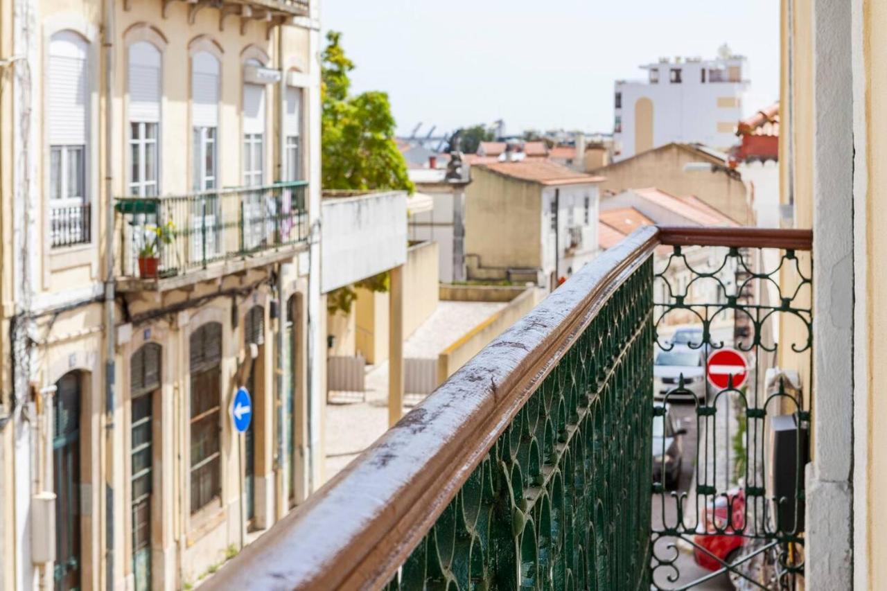 Appartement 2 Bedroom For 4 People With Free Public Parking Lissabon